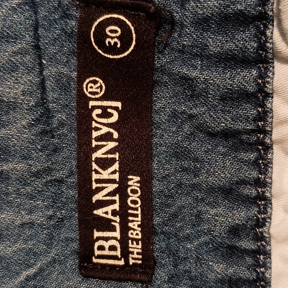 BLANKNYC The Balloon Bo-Legged blue jeans pants. Size 30. Women. Denim - Picture 3 of 4